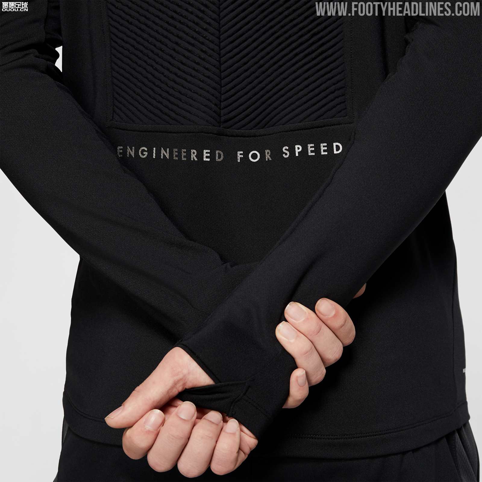 װNike AeroAdapt Strike Top