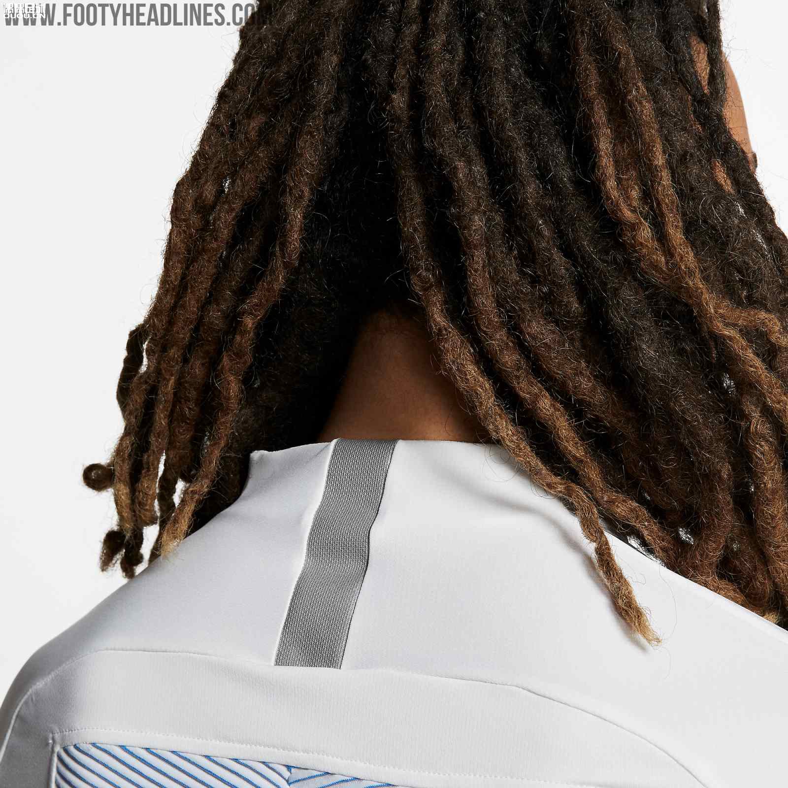 װNike AeroAdapt Strike Top