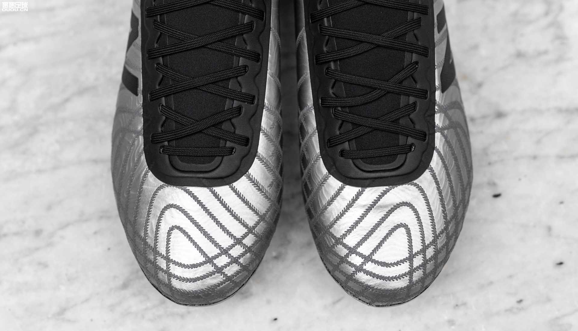 New Balance Pitch Control汾Tekela V2
